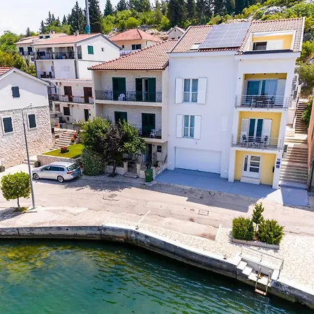 Διαμέρισμα Ema