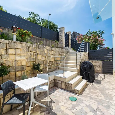 Ema Apartman Rogotin